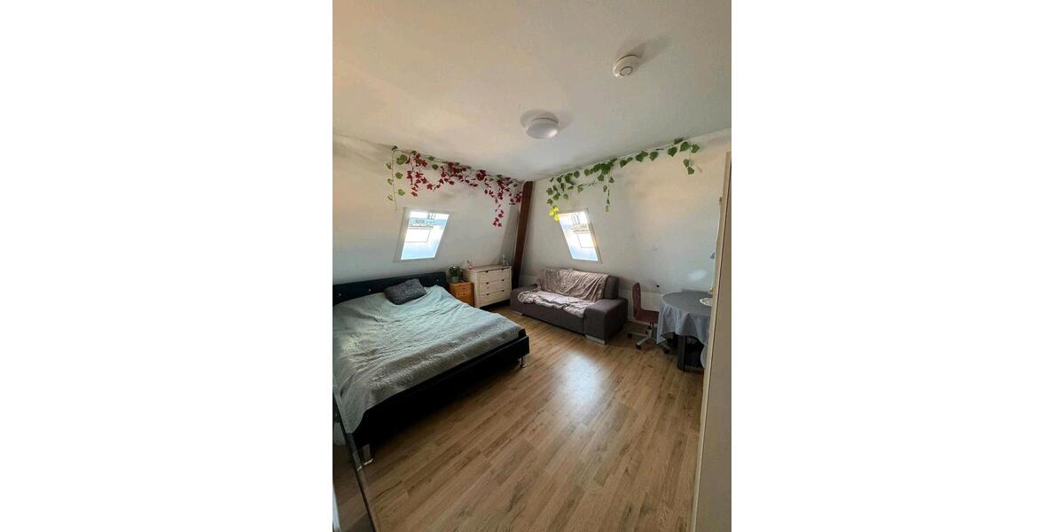 Dachgeschoßwohnung Eislingen (Fils) - 1 Zimmer, 15 m&sup2;, 425&euro; | Angebot:25477867