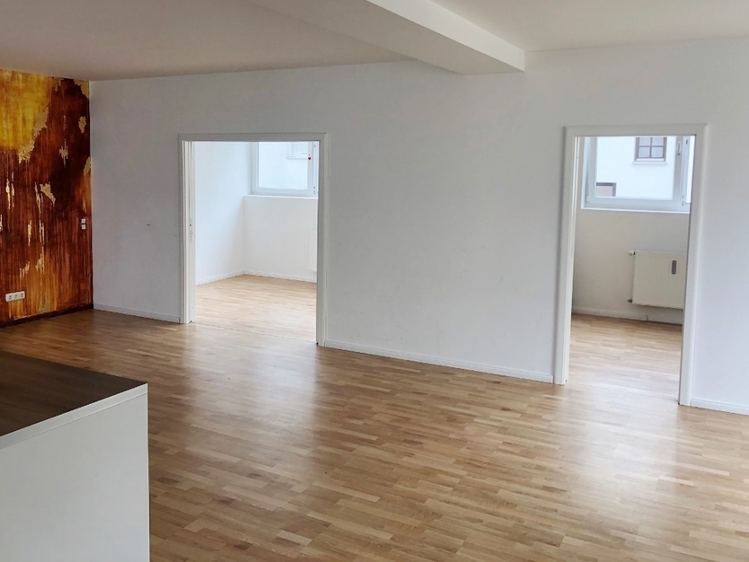 4-Zi.-LoftWohnung in Augsburg-Pfersee, modern saniert, für Paare oder kleine Familien