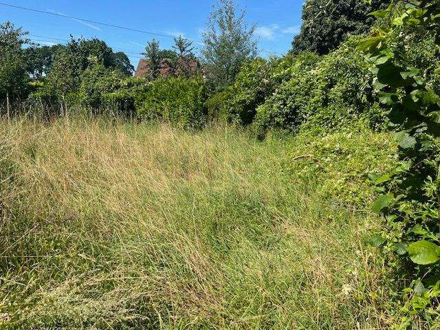 Sanierungsbedürftige Doppelhaushälfte in beliebter Lage 5 zimmer