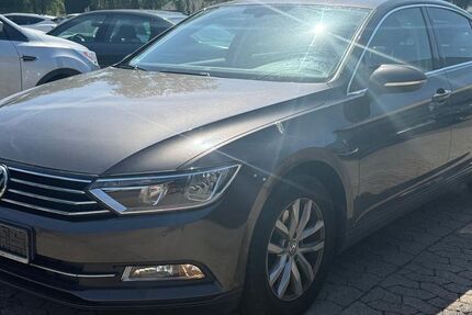 VW Passat 87.498 km 9.990 &euro; Braunschweig 38122