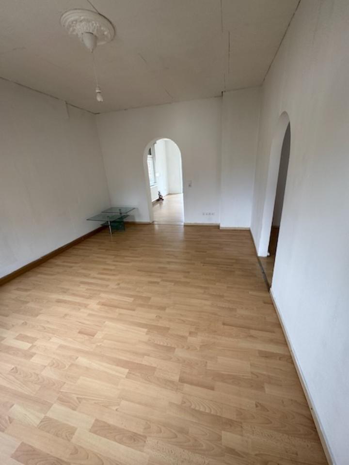 Renovierte 3 ZKB (2. OG) zentrale Lage von Neunkirchen