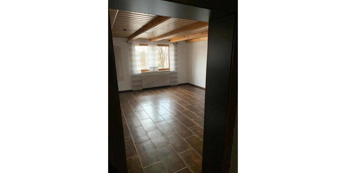 Erdgeschoßwohnung Luhe-Wildenau Wildenau - 4 Zimmer, 90 m&sup2;, 650&euro; | Angebot:26136132