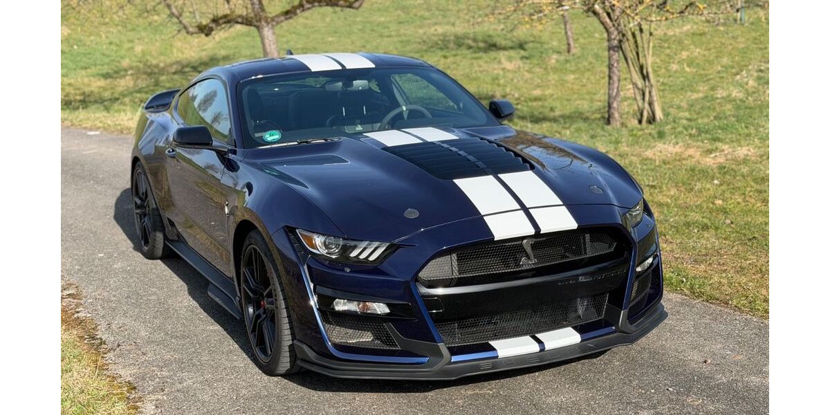 Ford Mustang 22.000 km 118.900 &euro; Leutenbach 71397