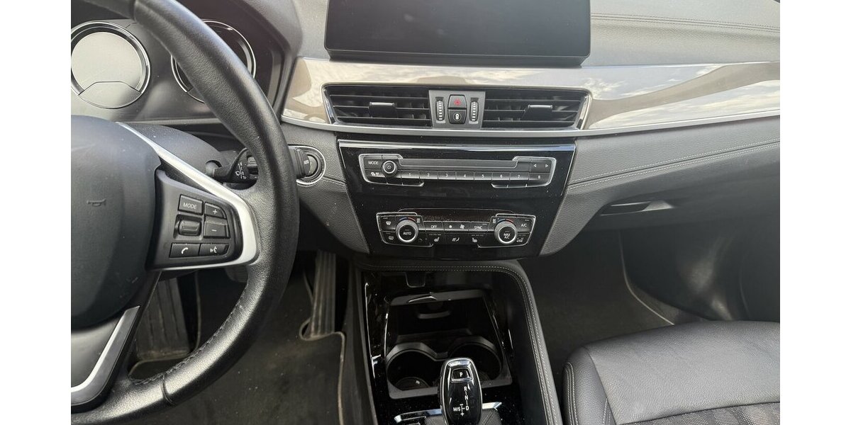 BMW X1 xDrive 20i xLine*Teilleder,LED,Navi,1.Hand* 113.000 km 19.650 &euro; Schorndorf 73614
