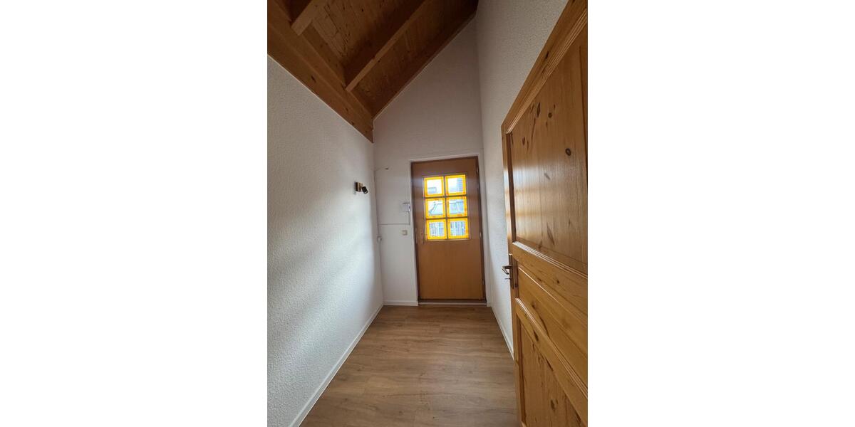 Etagenwohnung Niestetal - 3 Zimmer, 92 m&sup2;, 1.275&euro; | Angebot:25184868