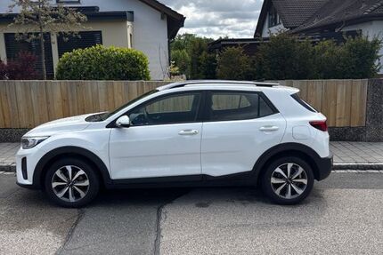 Kia Stonic 65.000 km 15.100 &euro; Obermichelbach 90587