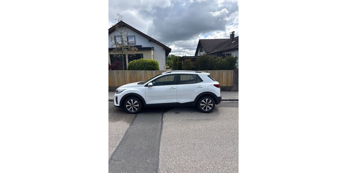 Kia Stonic 65.000 km 15.100 &euro; Obermichelbach 90587
