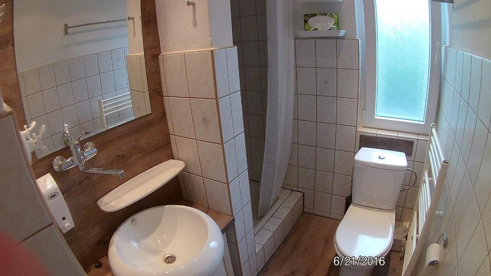 vermiete kleines EFH nah Berlin zwischen See (100m) und Wald 2 zimmer