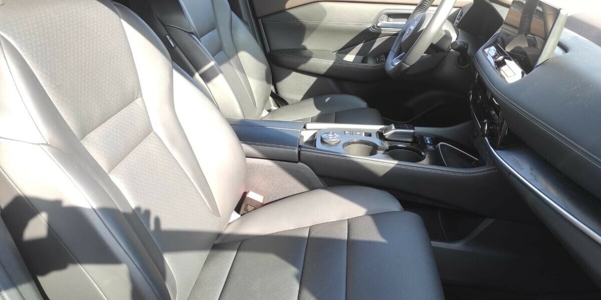 Nissan X-Trail e-Power e-4orce Tekna 4x4 35.698 km 37.190 &euro; Höchstenbach 57629