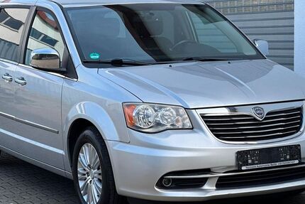 Lancia Voyager 114.105 km 11.990 &euro; Berlin 13088