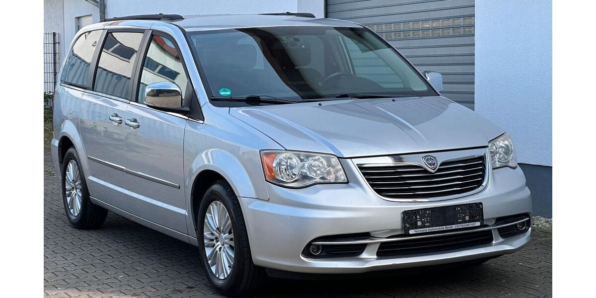 Lancia Voyager 114.105 km 11.990 &euro; Berlin 13088