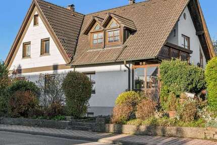 Haus zum Kaufen in Unterschneidheim 299.000 € 175.65 m² 8 zimmer