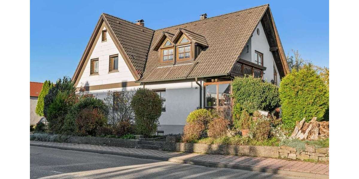 Haus zum Kaufen in Unterschneidheim 299.000 € 175.65 m² 8 zimmer