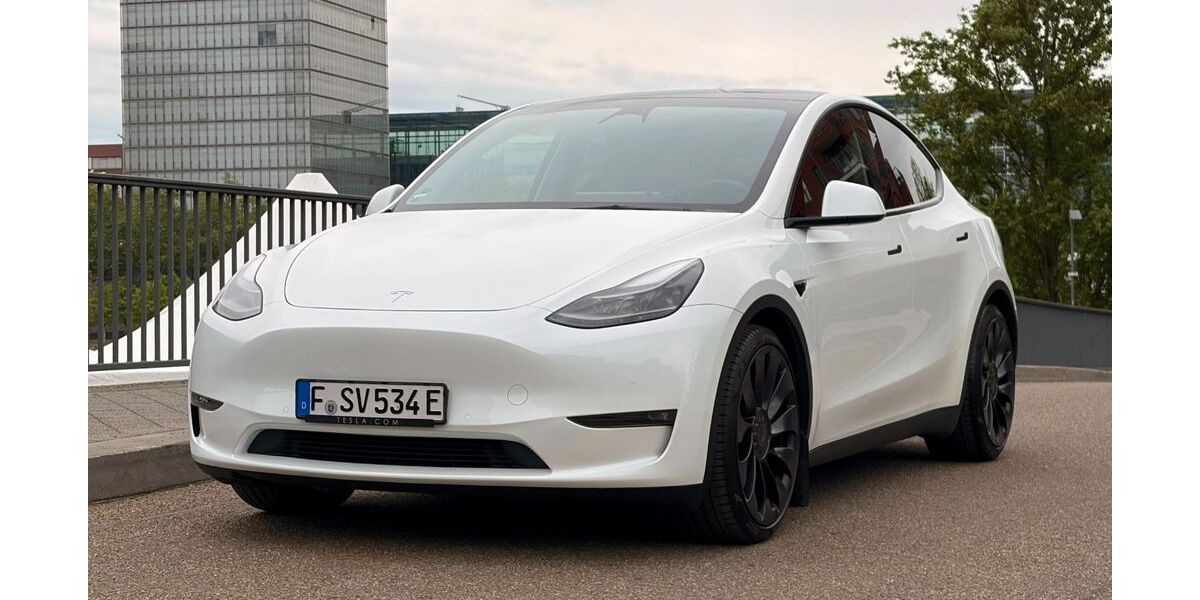 Tesla Model Y 54.900 km 35.900 &euro; Frankfurt am Main 60327