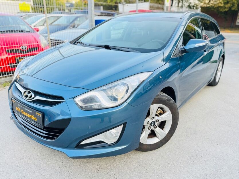 Hyundai i40 129.000 km 7.400 € Hamburg 20537