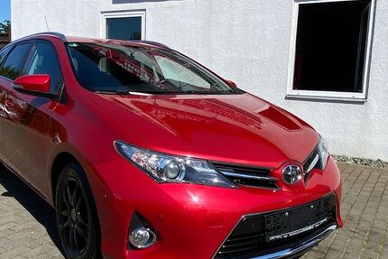 Toyota Auris 182.000 km 6.990 € Goslar 38644