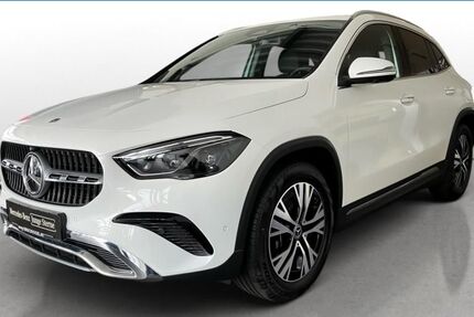 Mercedes-Benz GLA 180 5.878 km 40.660 € Cham 93413