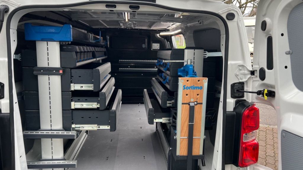 Opel Vivaro 18.285 km 24.550 € Hockenheim 68766