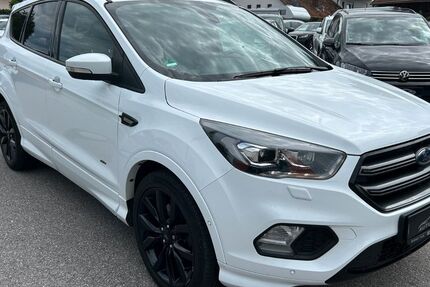 Ford Kuga 98.000 km 13.990 &euro; Roding 93426