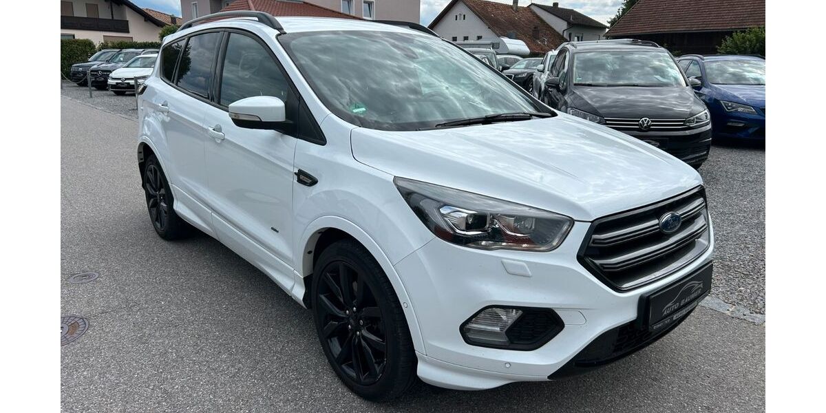 Ford Kuga 98.000 km 13.990 &euro; Roding 93426