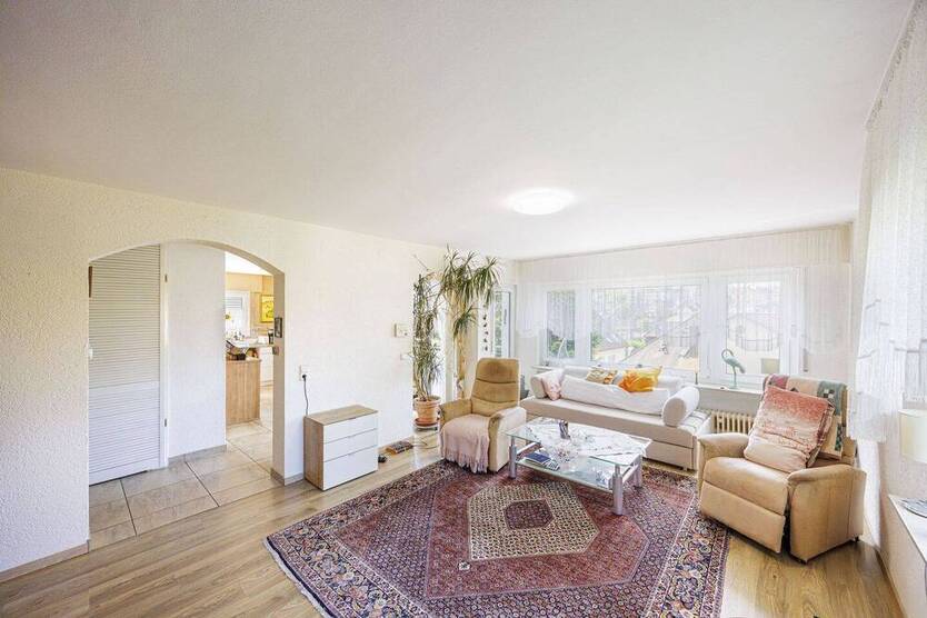 WEITBLICK: Leerstehendes 4-Familienhaus! 1 zimmer