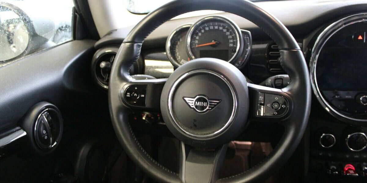 Mini Cooper Essential Trim - 8-Fach - 50.289 km 17.980 &euro; Euskirchen 53881