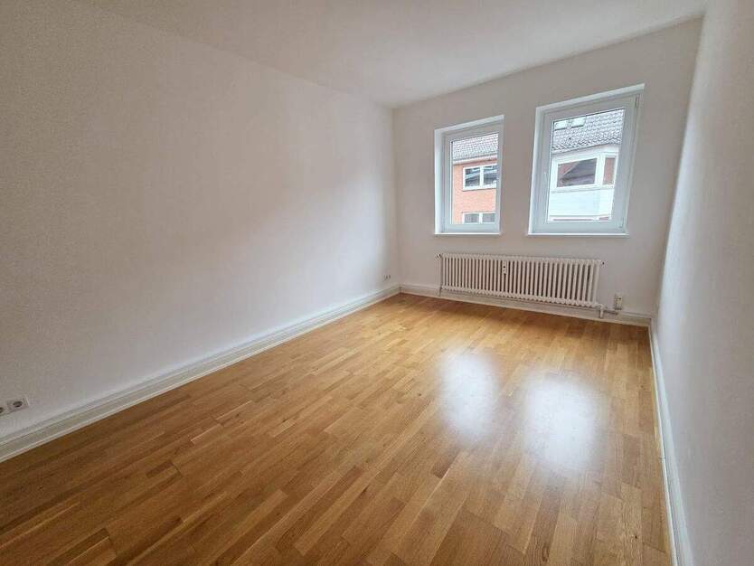 Direkt einziehen!! 2 Zimmer + separate Küche mit Einbauküche + Tageslichtbad mit Wanne 2 zimmer