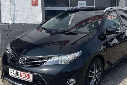 Toyota Auris 155.000 km 9.444 &euro; Grimma 04668