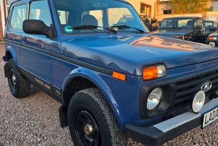 Lada Taiga 99.000 km 8.500 &euro; Waltershausen 99880