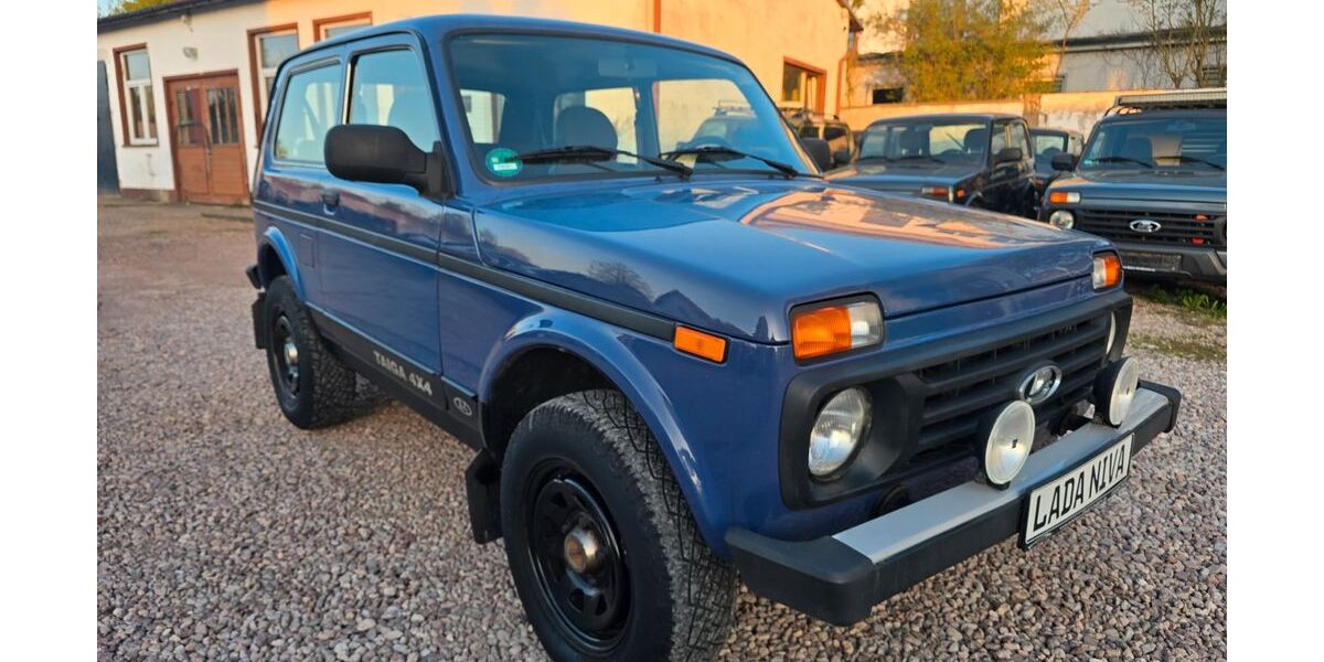 Lada Taiga 99.000 km 8.500 &euro; Waltershausen 99880