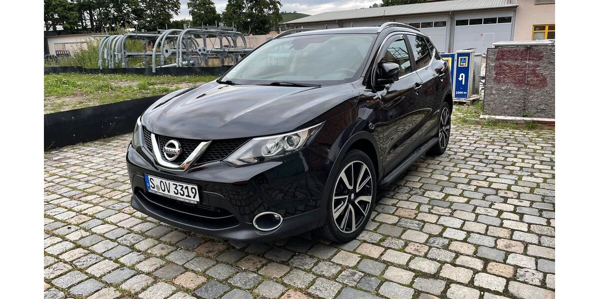 Nissan Qashqai 127.900 km 13.600 &euro; Stuttgart 70329