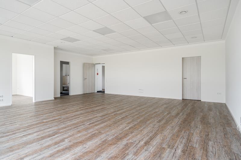 Zur Miete: Großzügige und flexible Gewerbefläche in Hage! zimmer
