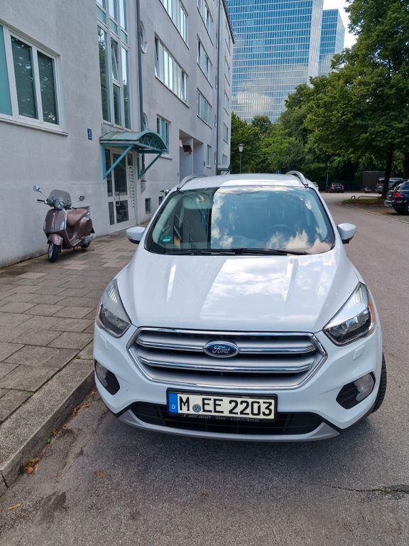 Ford Kuga 168.000 km 10.800 € MÜNCHEN 80937