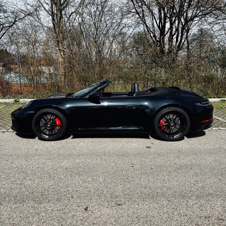 Porsche 992 13.600 km 173.900 € Burghausen 84489