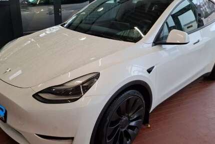 Tesla Model Y 97.566 km 31.900 € Hennef 53773