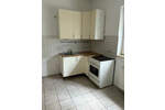 Top geschnittenes Garten Apartment mit EBK