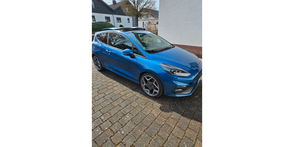 Ford Fiesta 41.500 km 18.300 &euro; Eitorf 53783