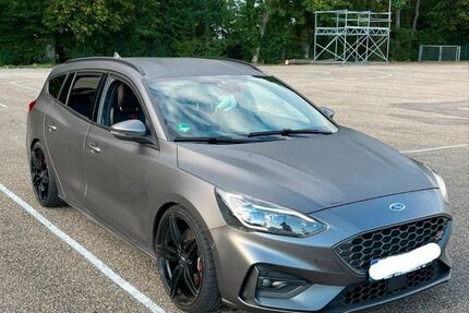 Ford Focus 50.000 km 22.990 &euro; Gschwend 74417
