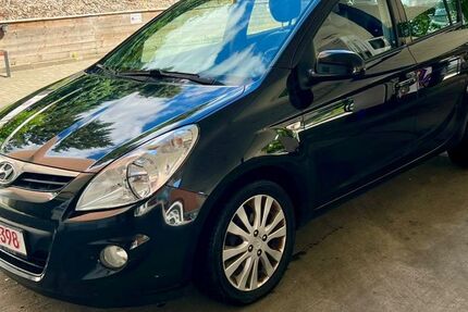 Hyundai i20 168.000 km 1.900 &euro; Berlin 12109