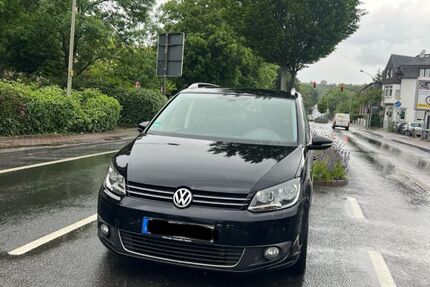 VW Touran 216.000 km 6.400 &euro; Frankfurt 60388