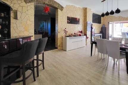 Haus zum Kaufen in Brandis 495.000 € 260 m² 12 zimmer