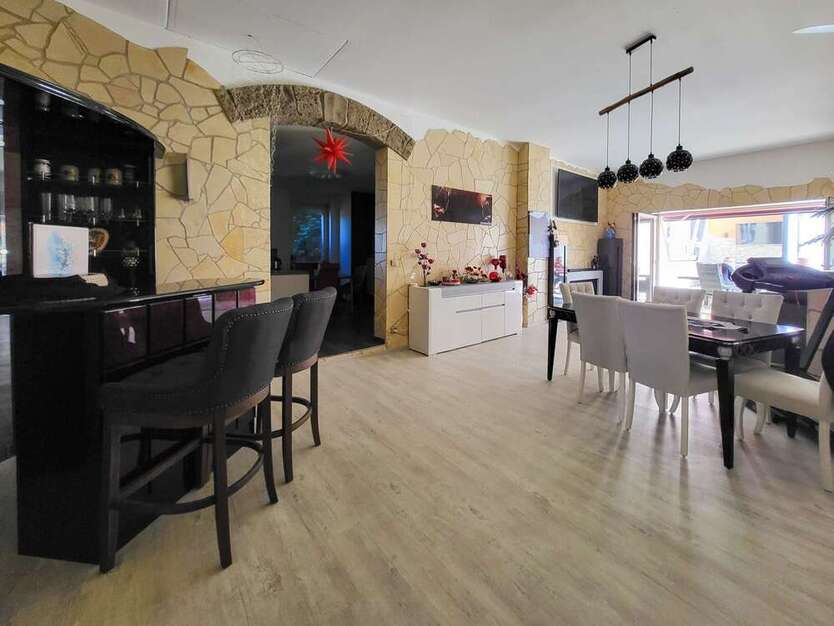 Haus zum Kaufen in Brandis 495.000 € 260 m² 12 zimmer