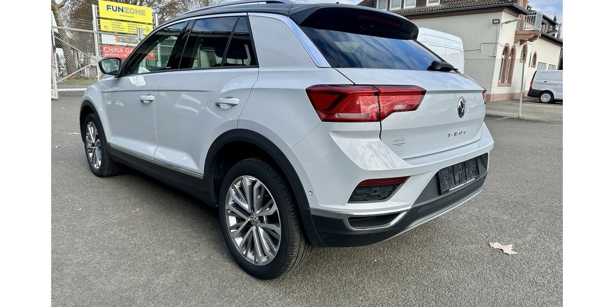VW T-Roc IQ.DRIVE LED Navi PDC SHZ 127.074 km 18.000 &euro; Mainz 55122