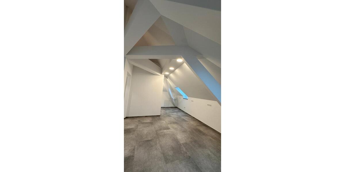 Dachgeschoßwohnung Maikammer - 3 Zimmer, 74 m&sup2;, 750&euro; | Angebot:25619932