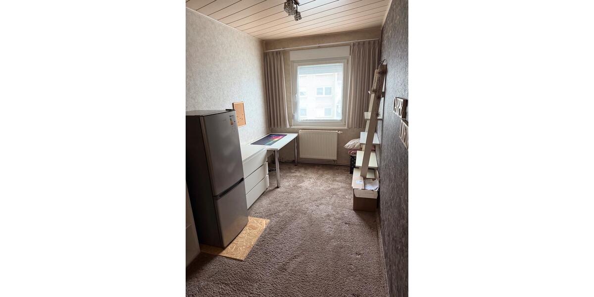 Gepflegte 4- Zimmer- Wohnung mit Einbauküche, Ruhige Lage 4 zimmer