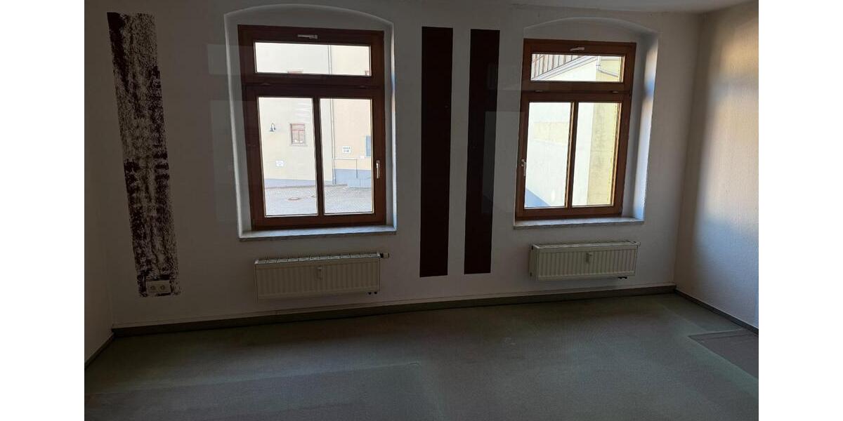 Etagenwohnung Lengenfeld - 2 Zimmer, 83 m&sup2;, 455&euro; | Angebot:26059550