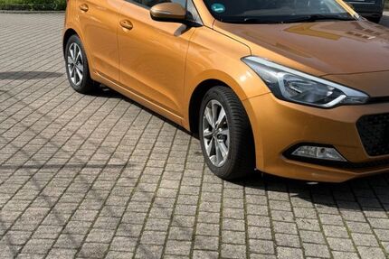 Hyundai i20 62.200 km 8.600 &euro; Wiesbaden 65199