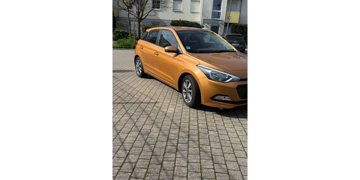 Hyundai i20 62.200 km 8.600 &euro; Wiesbaden 65199