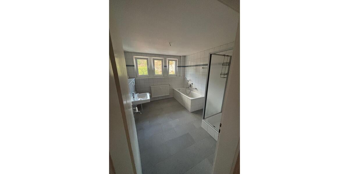 Mehrfamilienhaus, Wohnhaus Sigmaringen - 3.5 Zimmer, 100 m&sup2;, 1.000&euro; | Angebot:26019657