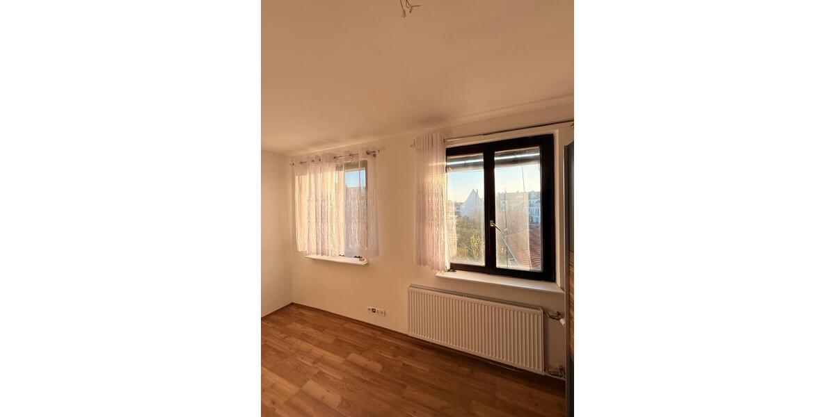 Etagenwohnung Schwetzingen - 3 Zimmer, 75 m&sup2;, 1.100&euro; | Angebot:25948424
